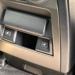 LAND ROVER DISCOVERY 3.0 SDV6 HSE – 5 DOOR AUTOMATIC