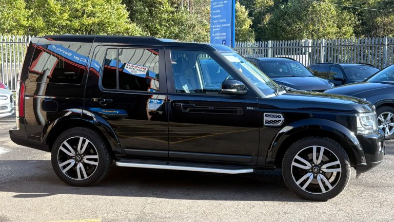 LAND ROVER DISCOVERY 3.0 SDV6 HSE – 5 DOOR AUTOMATIC